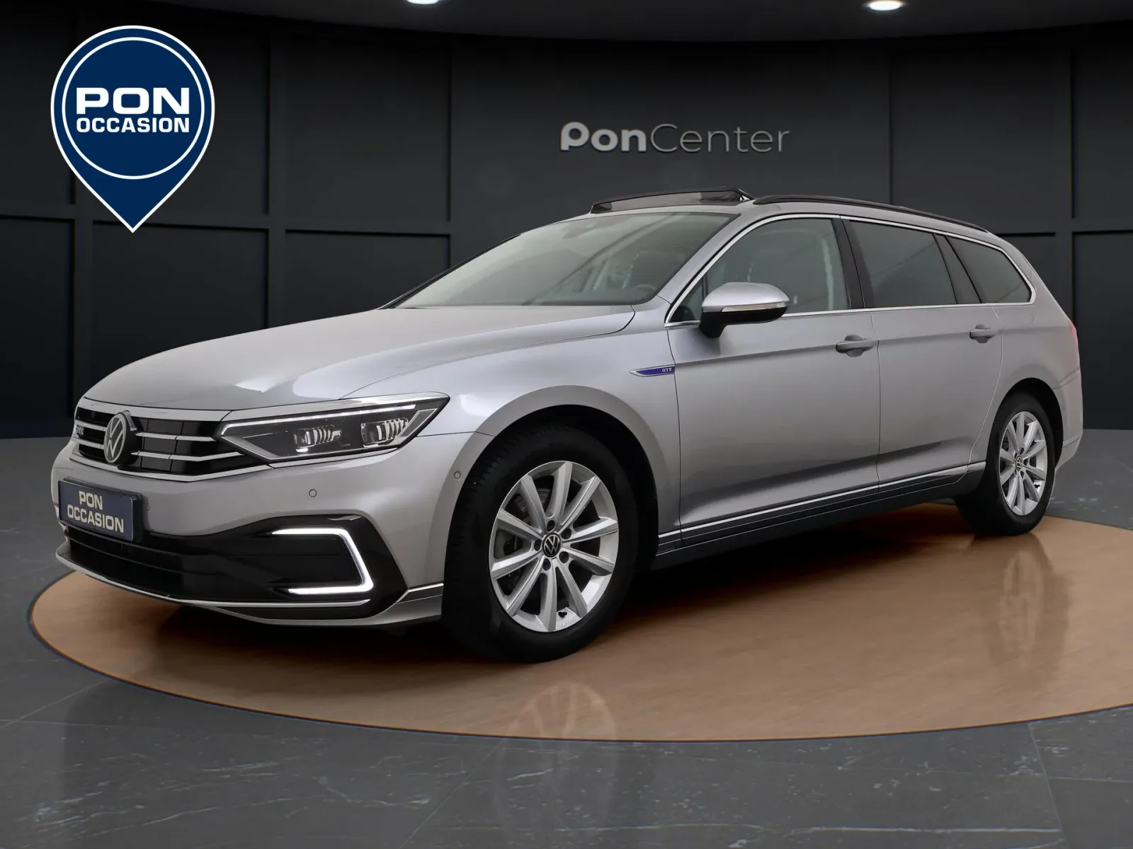Volkswagen Passat (2022) — foto 1