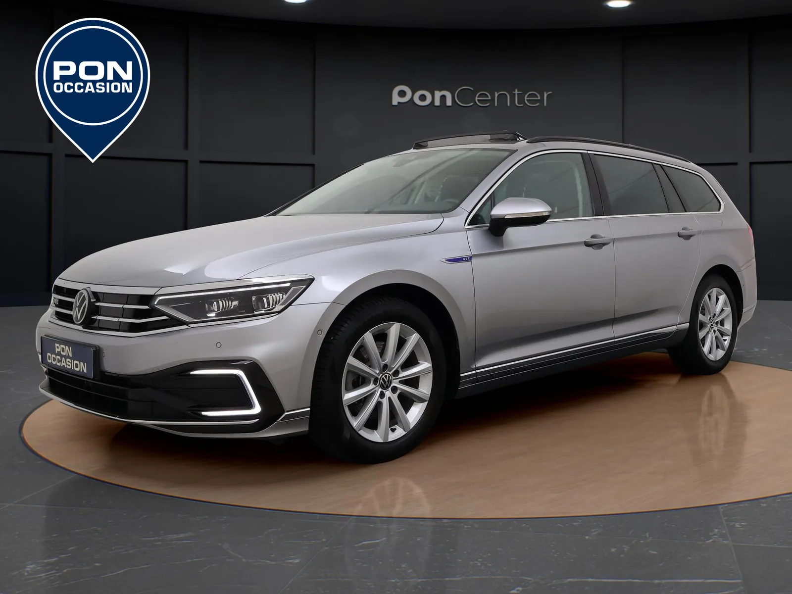 Volkswagen Passat (2022) — foto 1