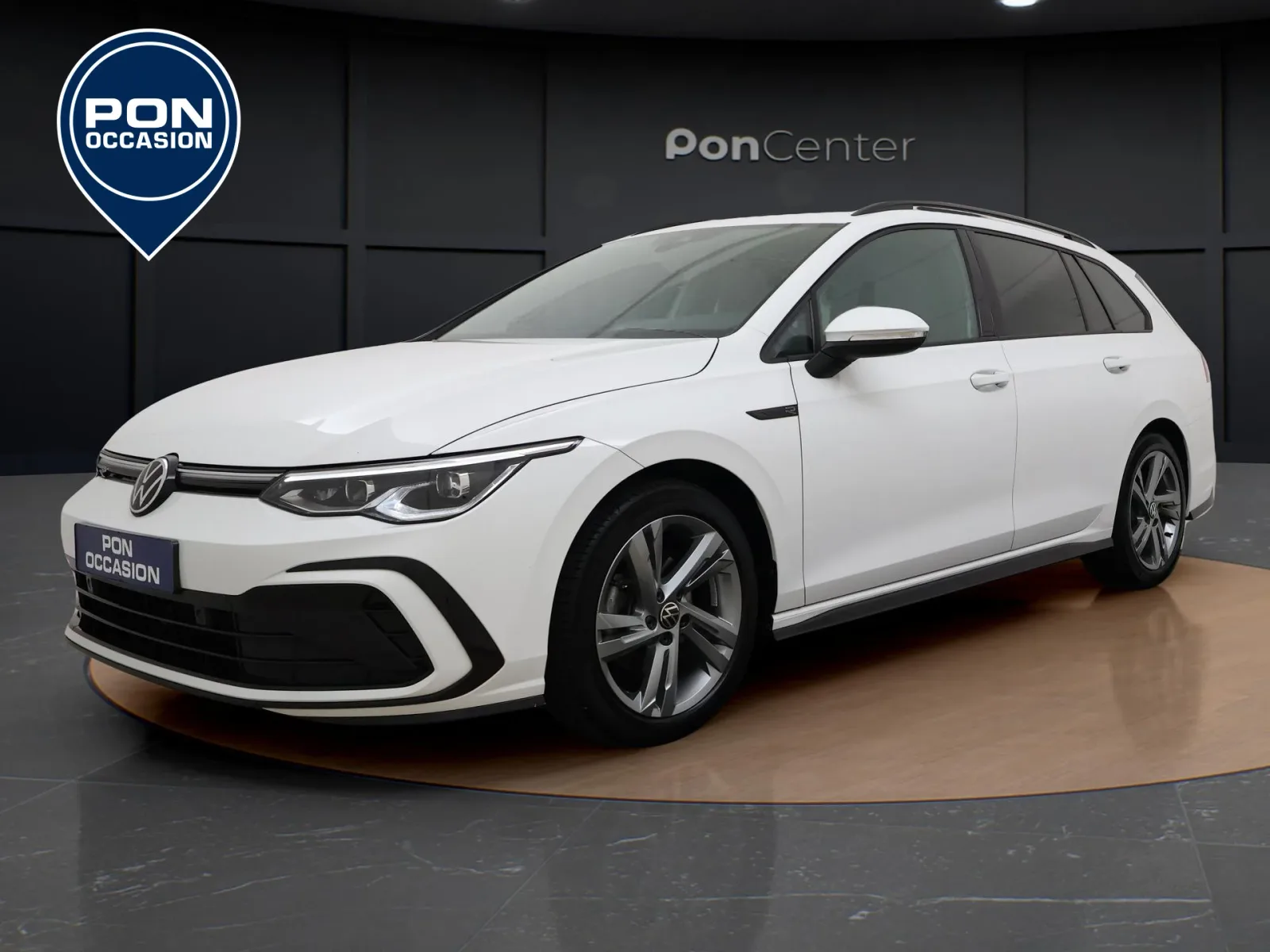 Volkswagen Golf (2022) — foto 1