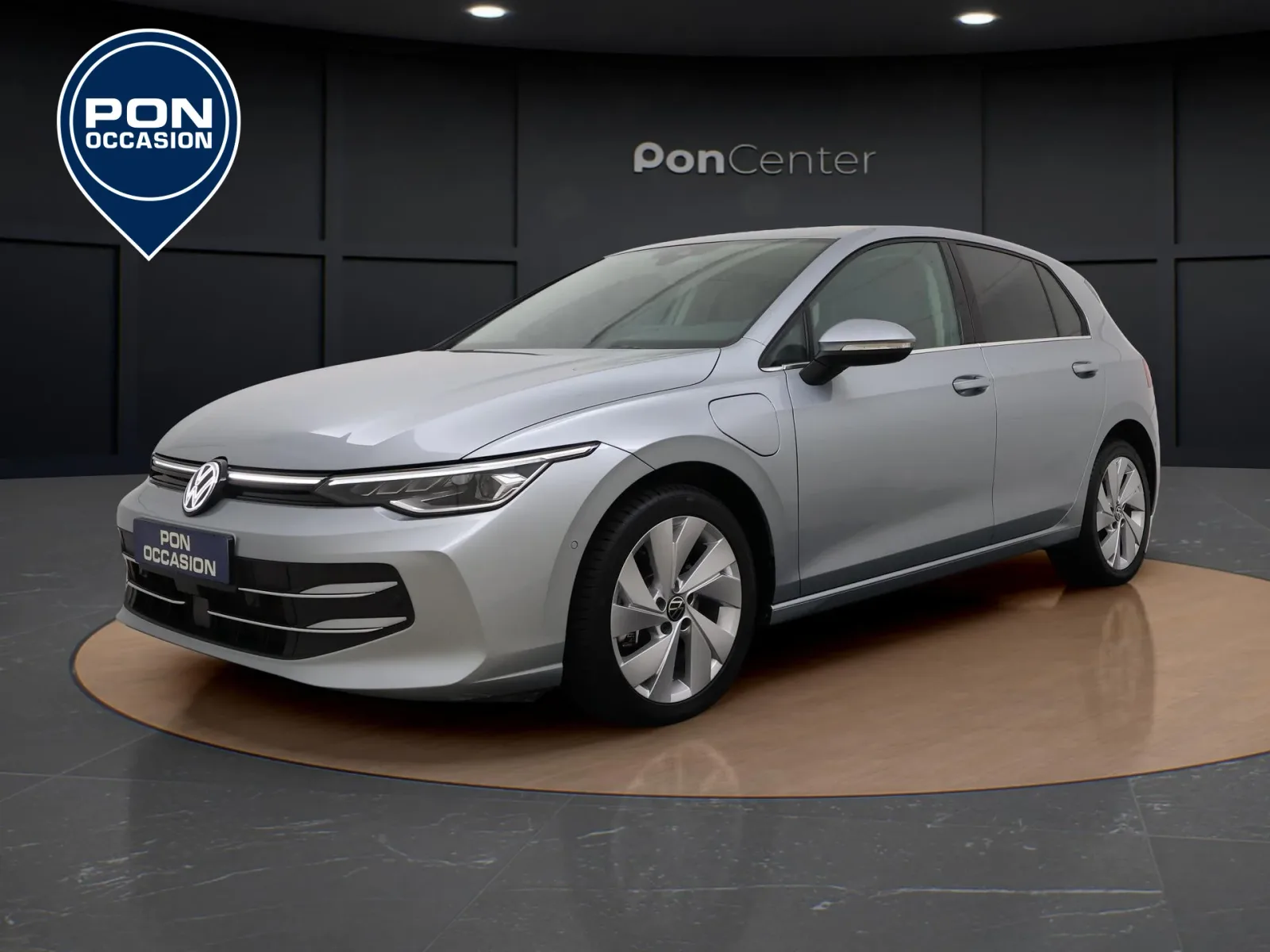 Volkswagen Golf (2025) — foto 1