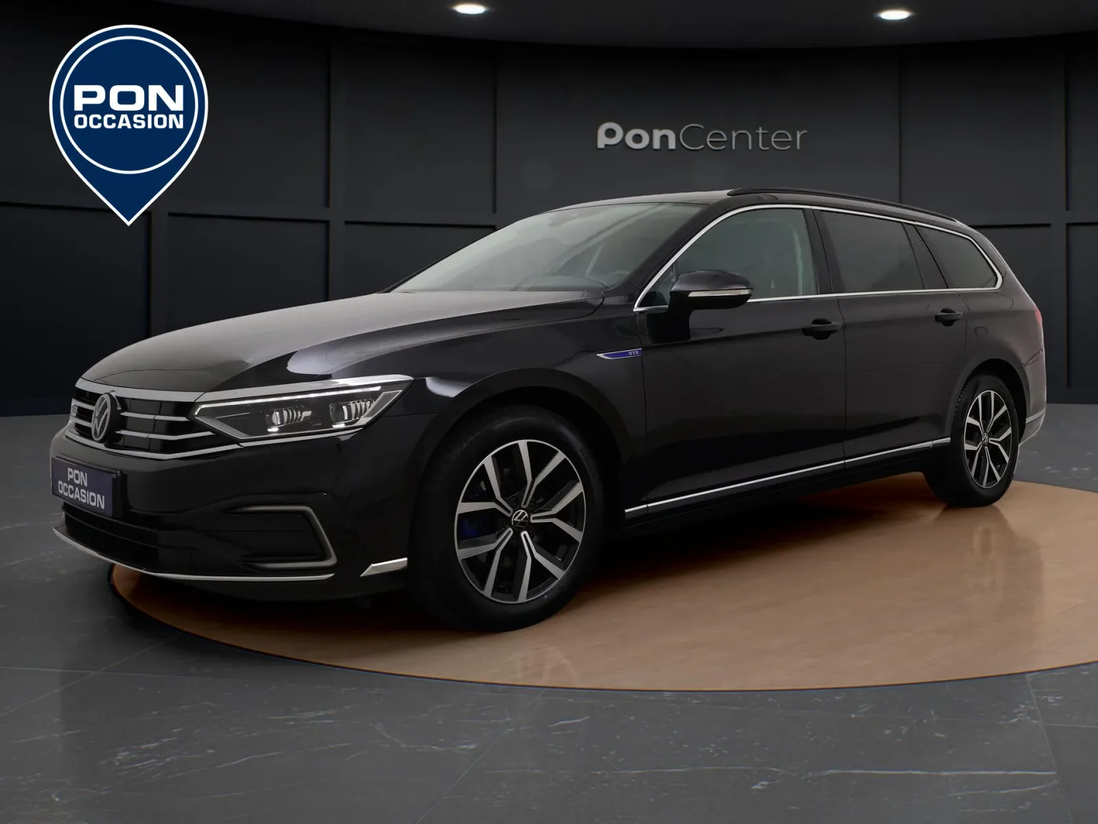 Volkswagen Passat (2022) — foto 1