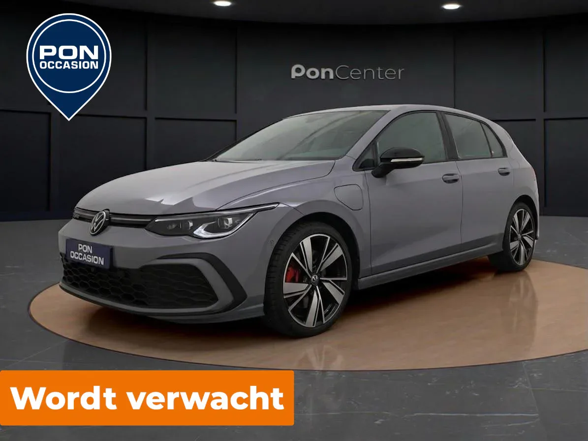 Volkswagen Golf (2023) — foto 1