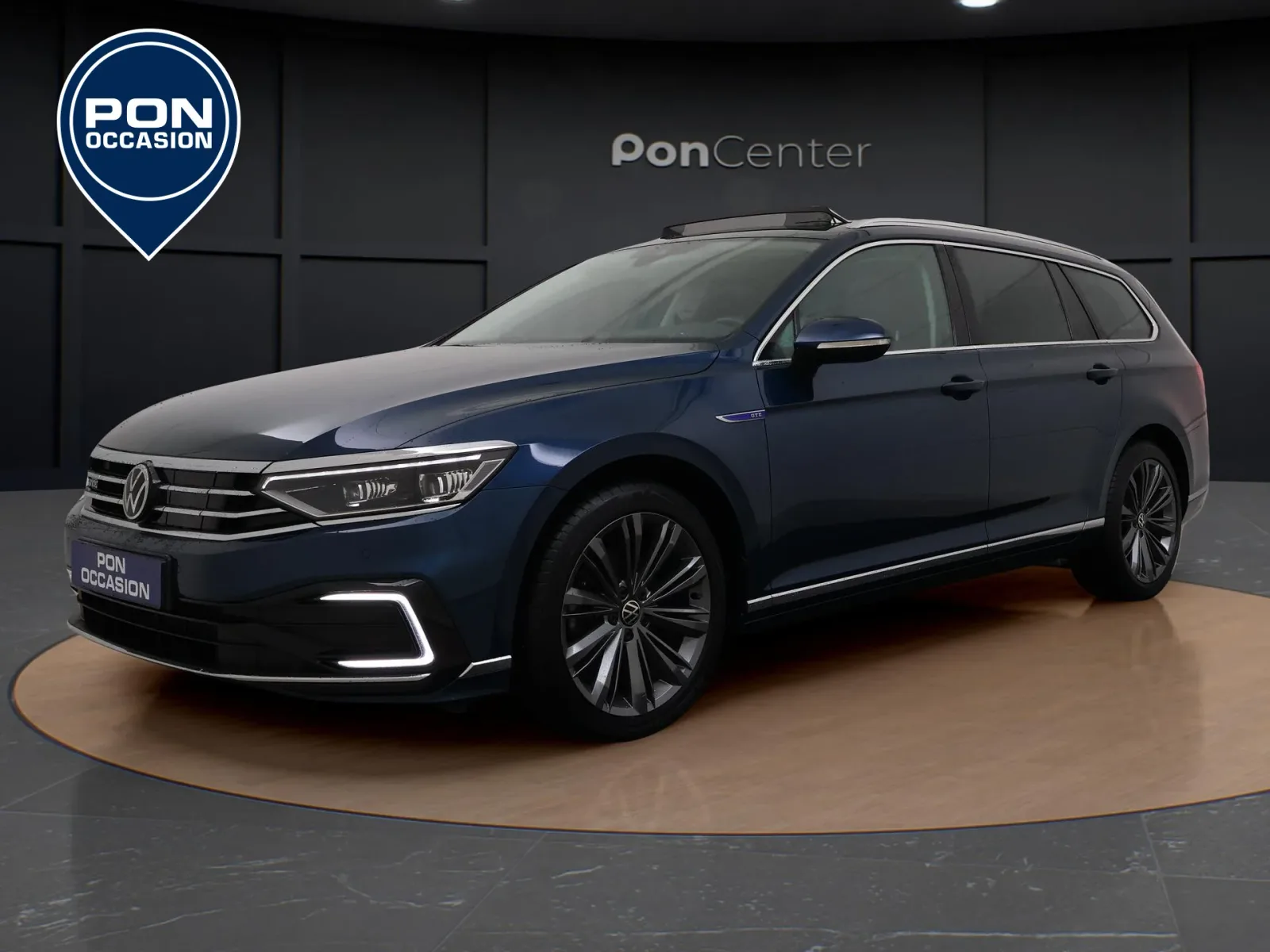 Volkswagen Passat (2022) — foto 1