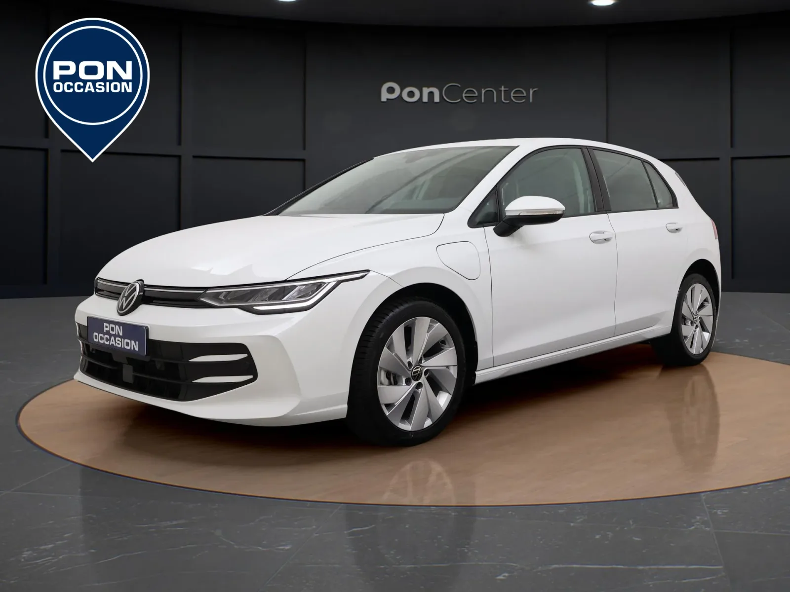 Volkswagen Golf (2025) — foto 1
