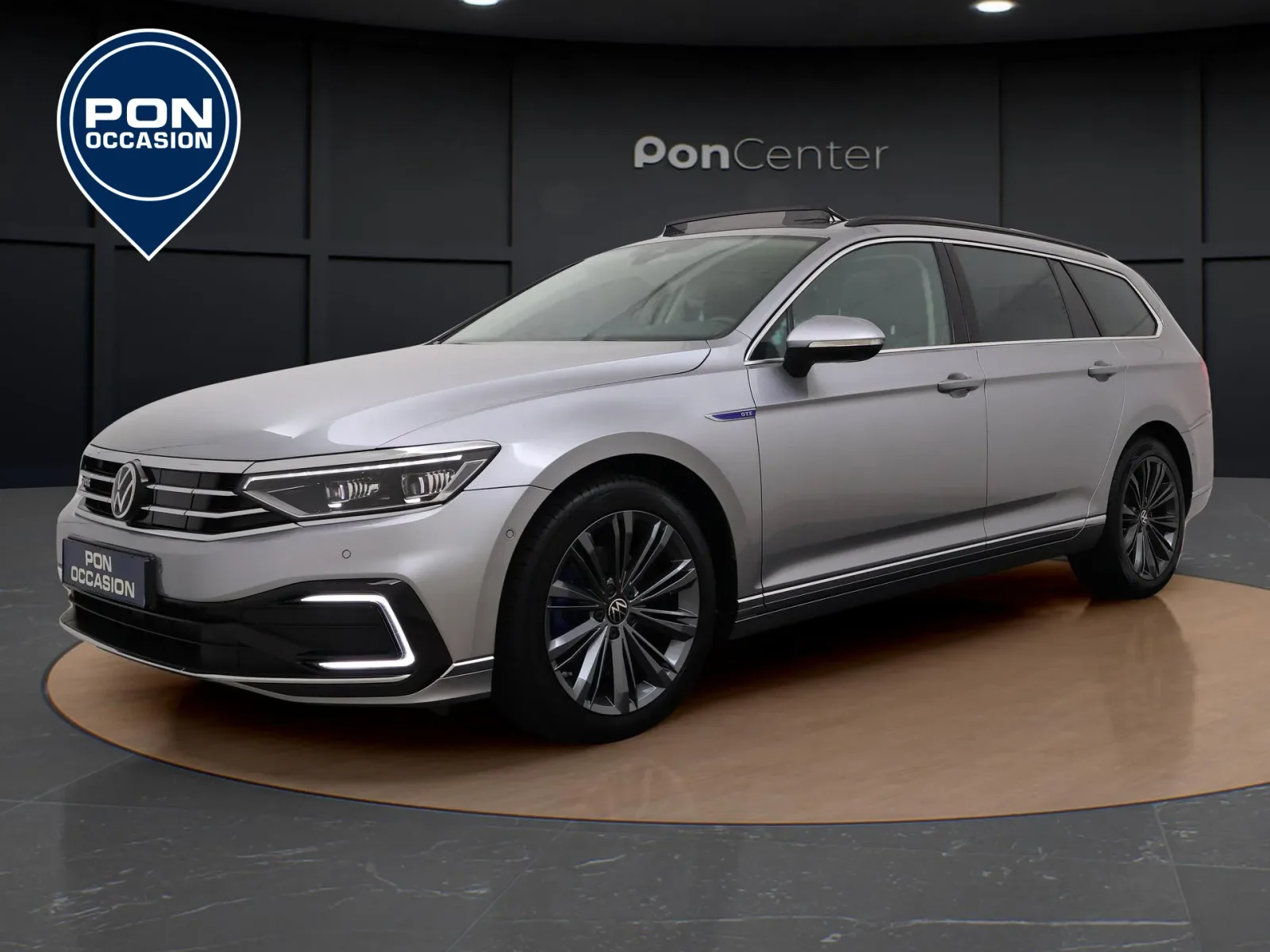 Volkswagen Passat (2023) — foto 1