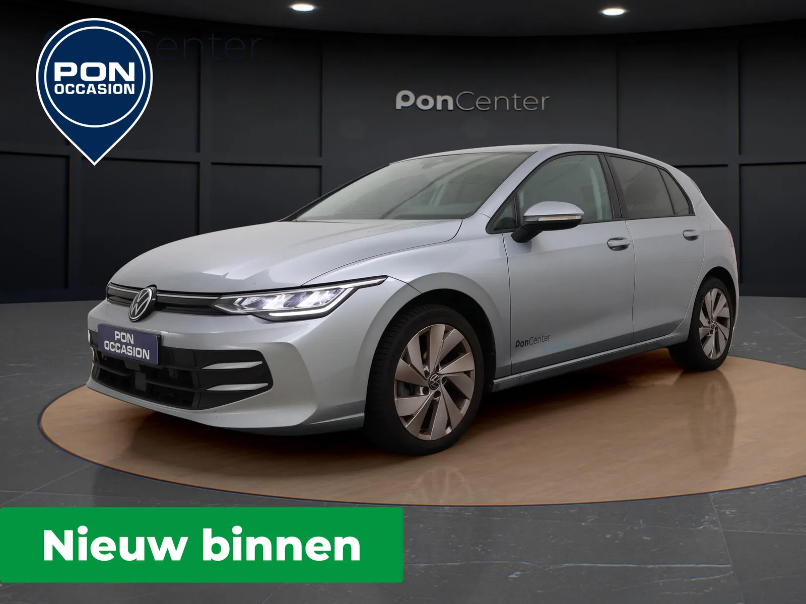 Volkswagen Golf (2024) — foto 1