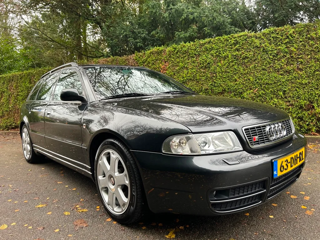 Audi A4 (1999) — foto 1