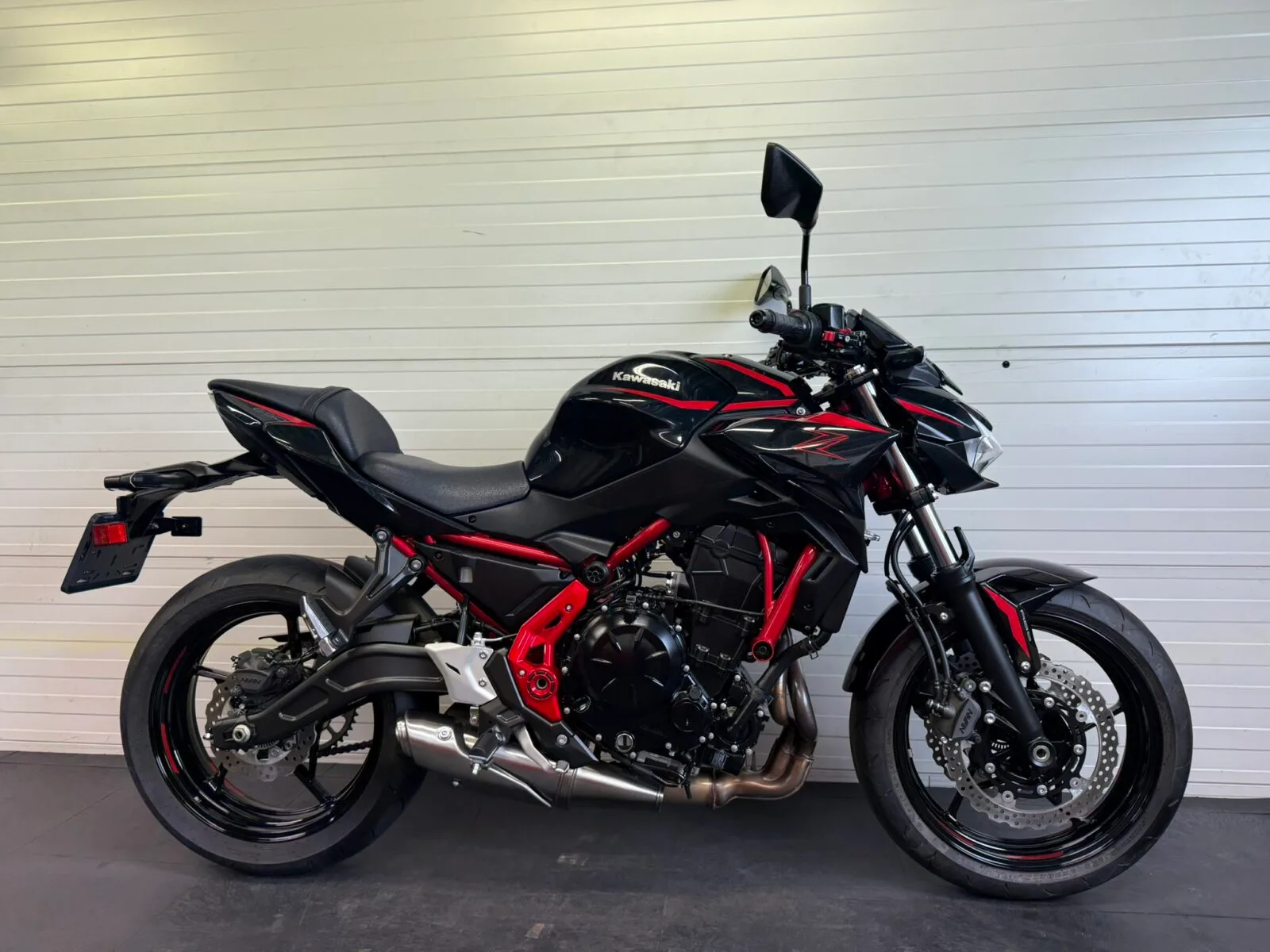 Kawasaki Z650 (2025) — foto 1