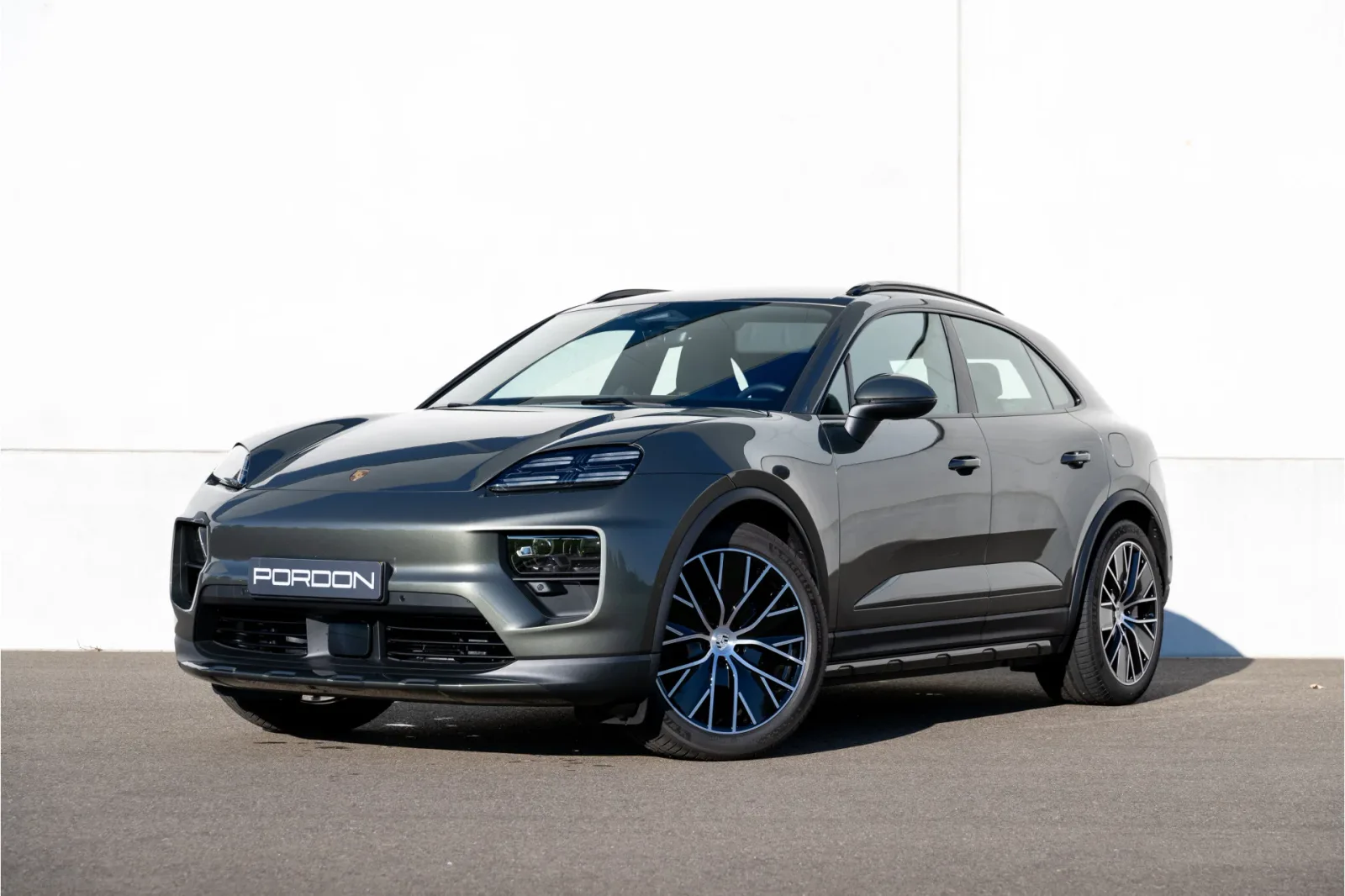 Porsche Macan (2024) — foto 1