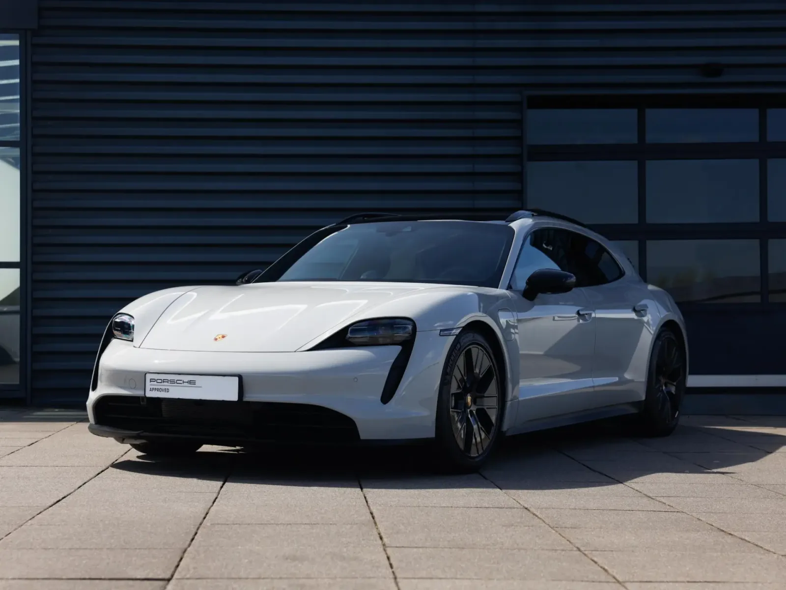 Porsche Taycan (2023) — foto 1