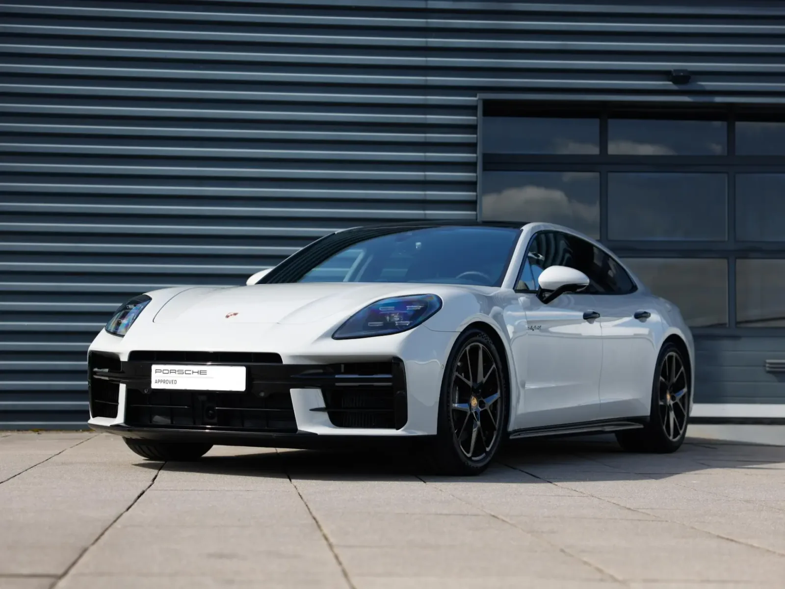 Porsche Panamera (2024) — foto 1