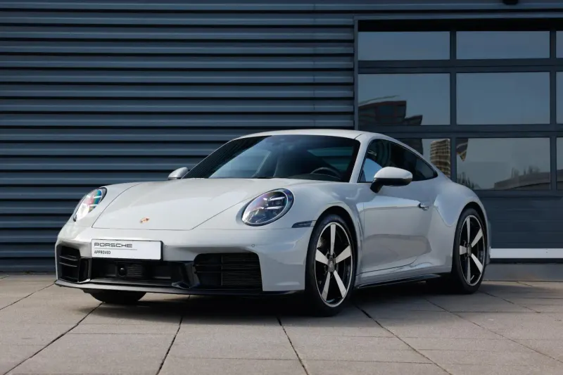 Porsche 911 (2024)