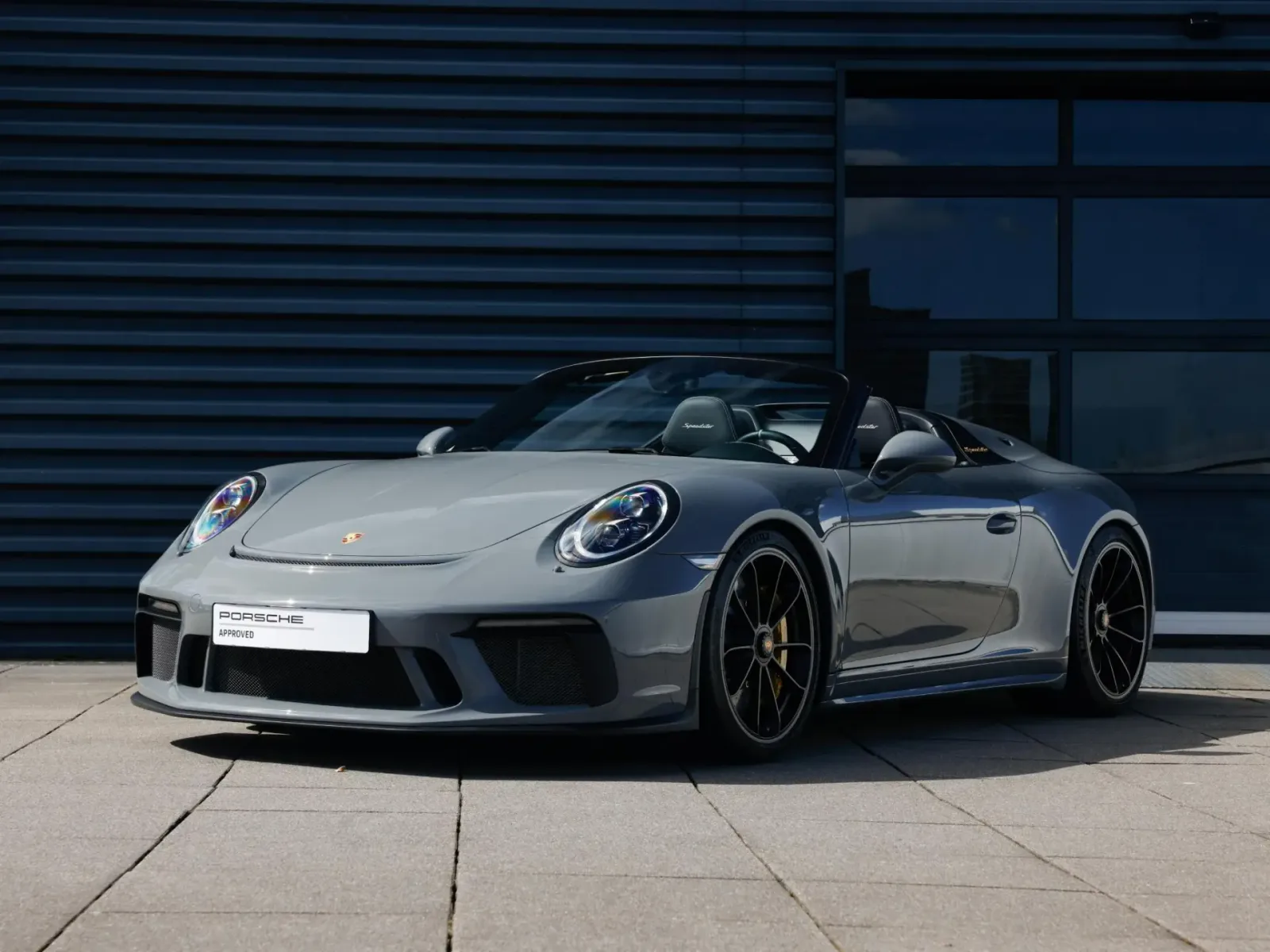 Porsche 911 (2020) — foto 1
