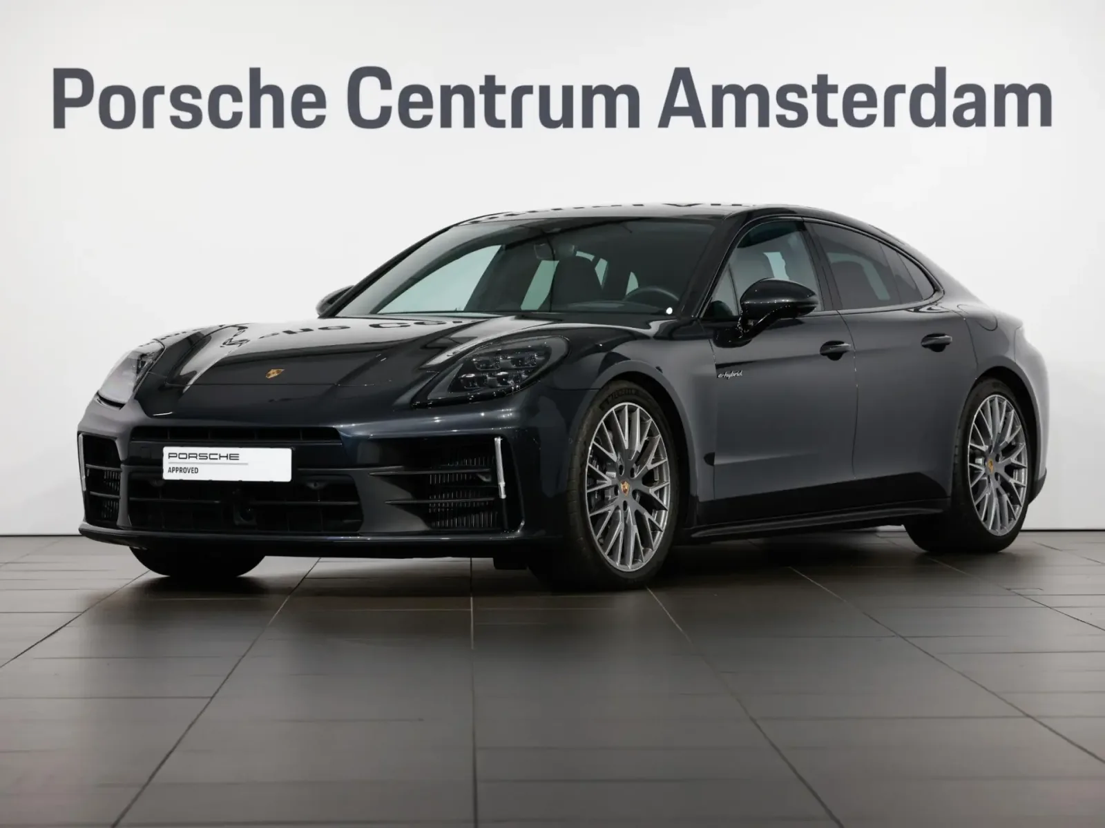 Porsche Panamera (2024) — foto 1