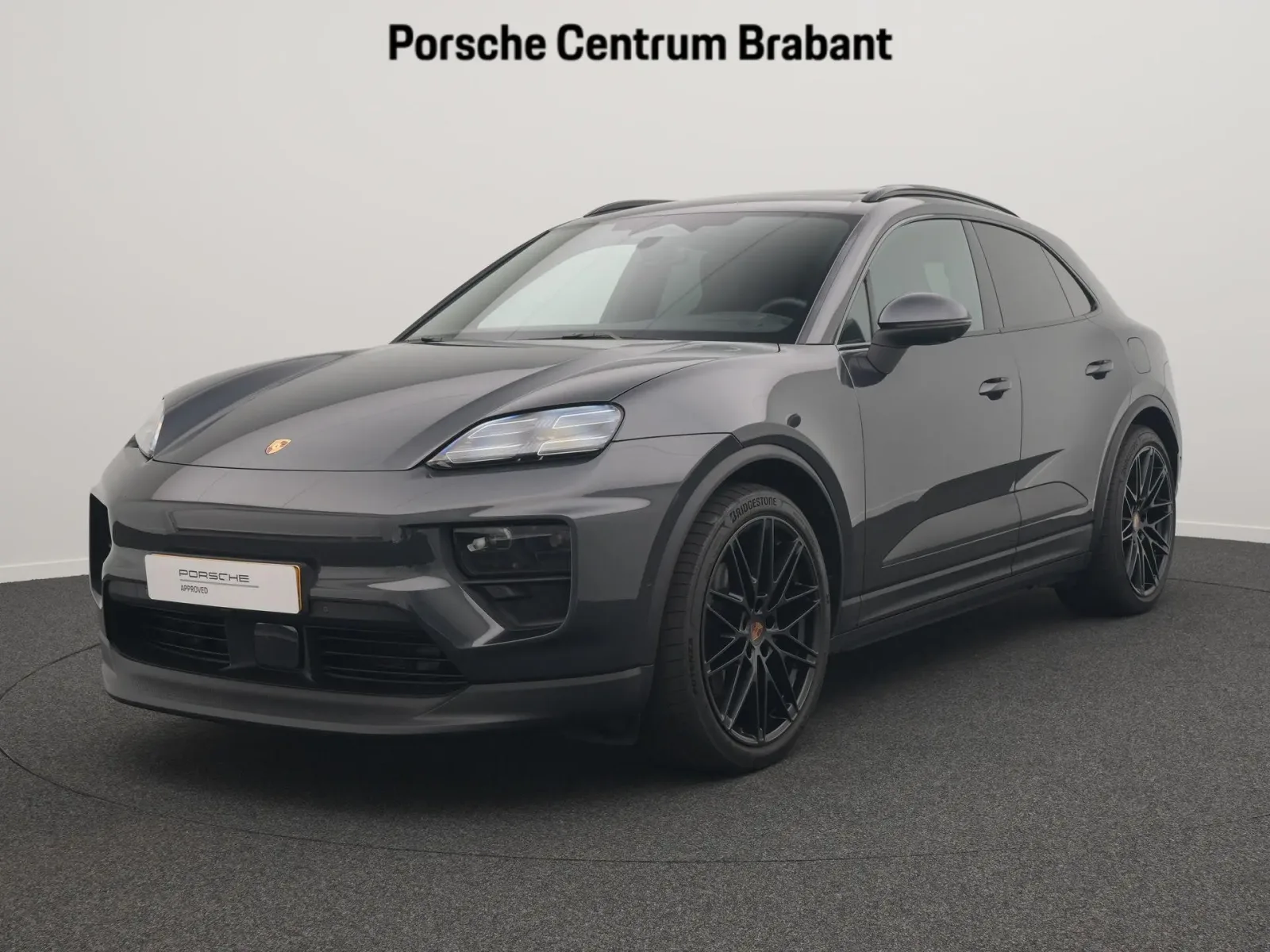 Porsche Macan (2024) — foto 1