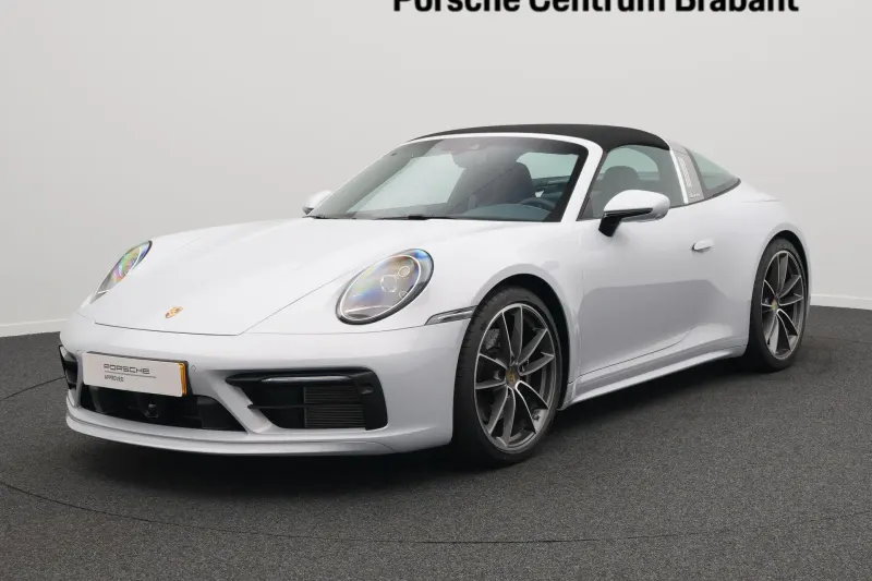 Porsche 911 (2024)