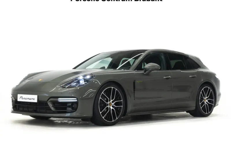 Porsche Panamera (2023)