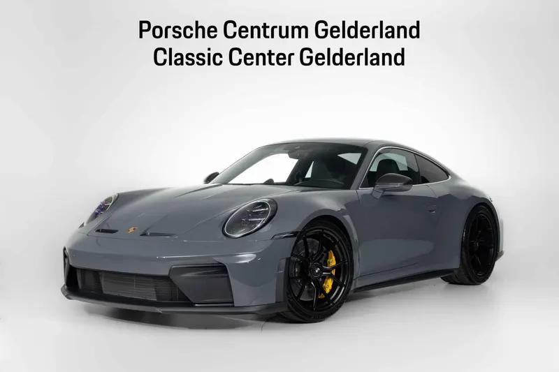 Porsche 911 (2025)