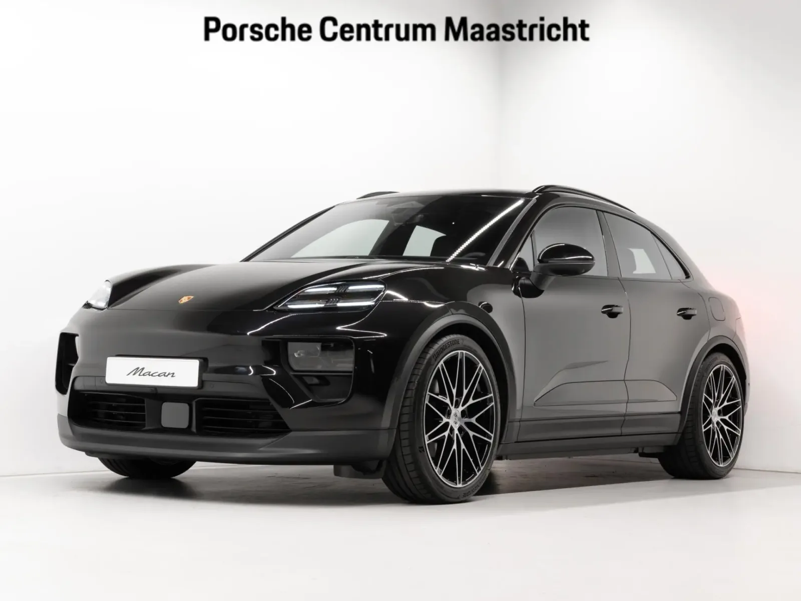 Porsche Macan (2025) — foto 1