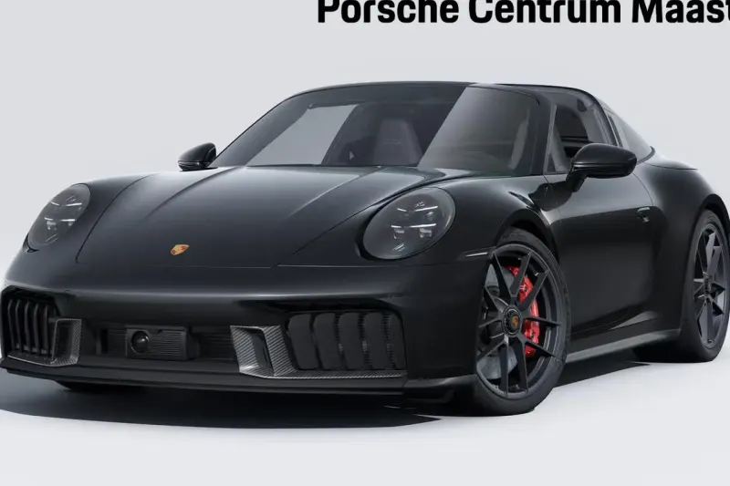 Porsche 911 (2024)