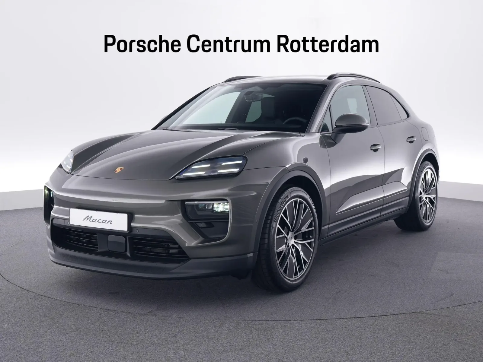 Porsche Macan (2025) — foto 1