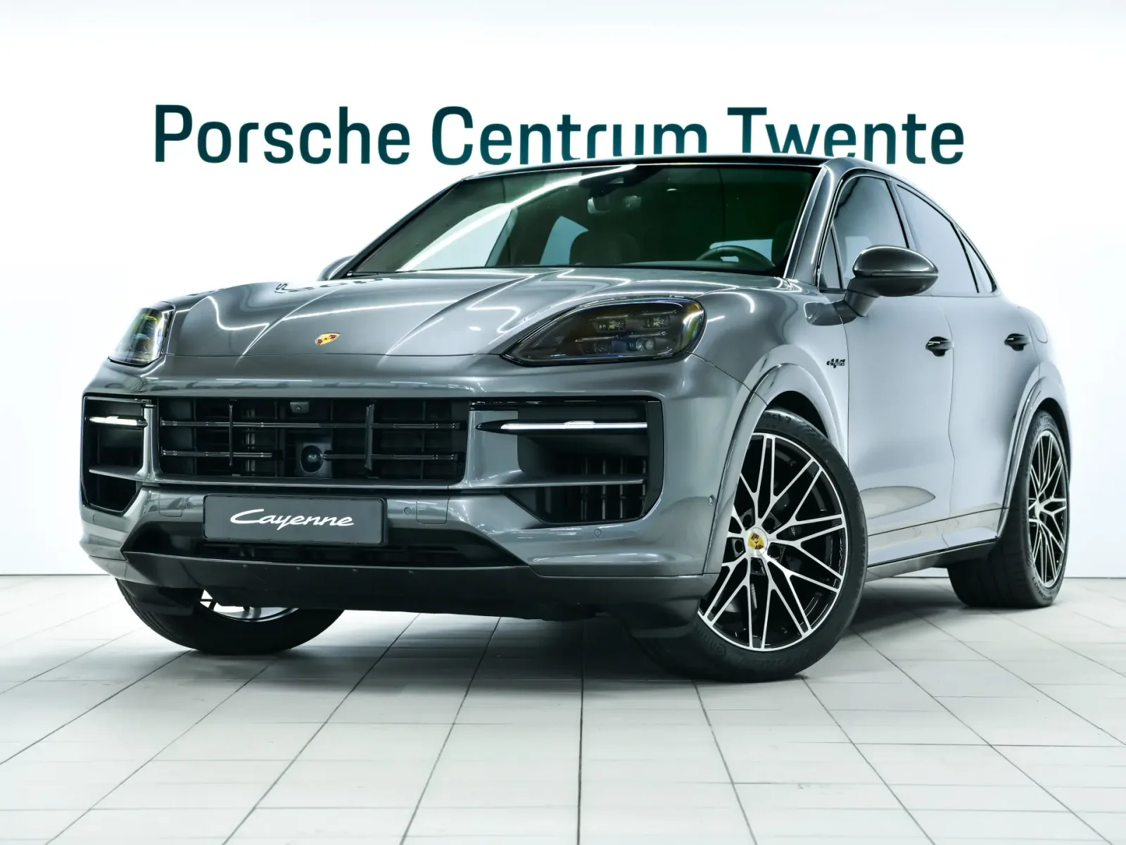 Porsche Cayenne (2023) — foto 1