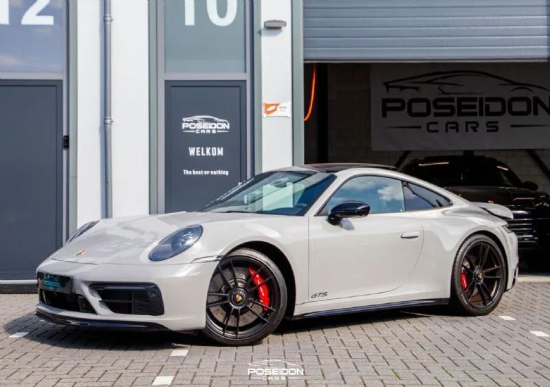 Porsche 911 (2023) — foto 1