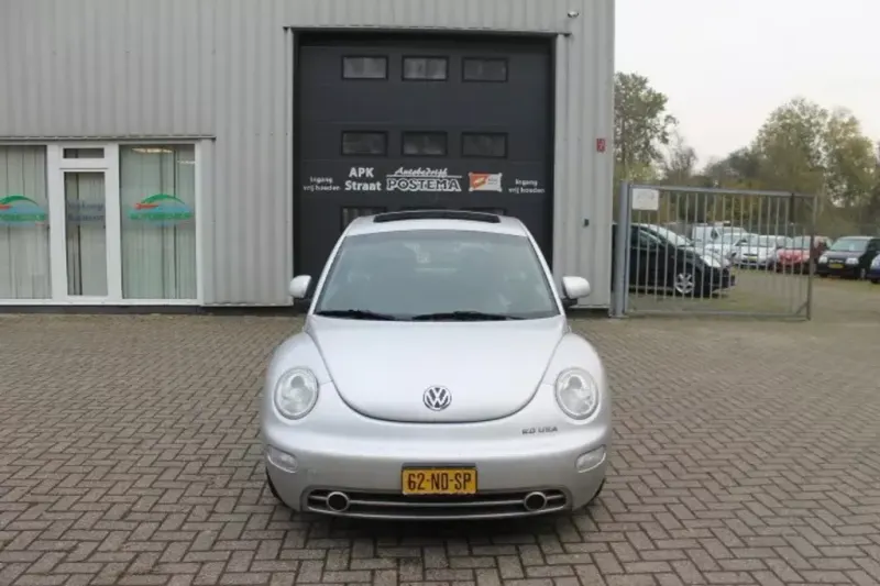 Volkswagen New Beetle (1999)