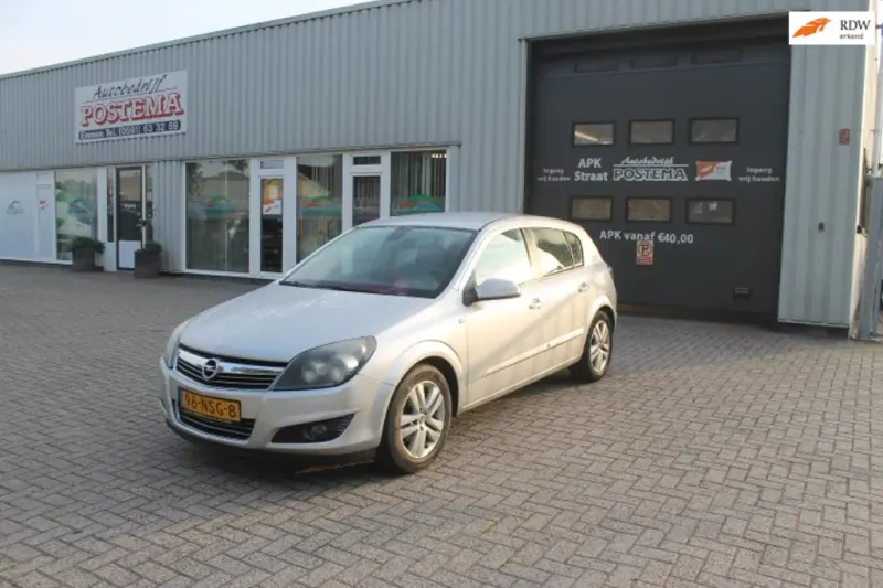 Opel Astra (2008)