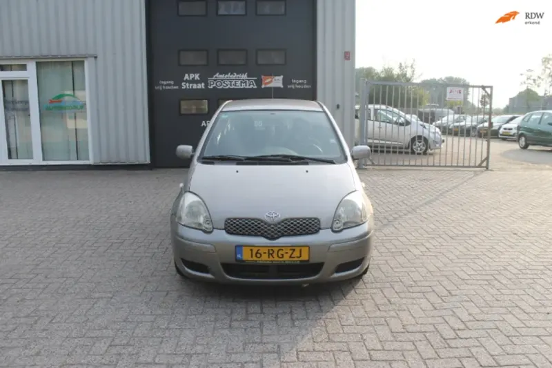Toyota Yaris (2005)