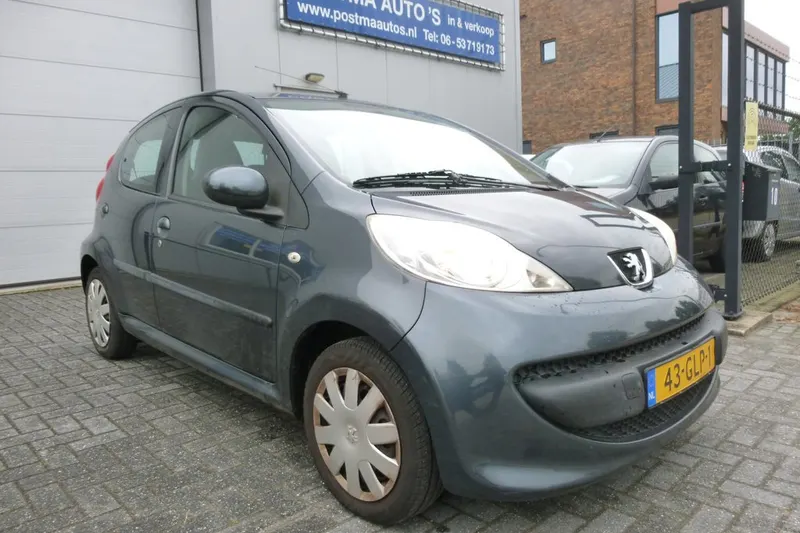 Peugeot 107 (2008)