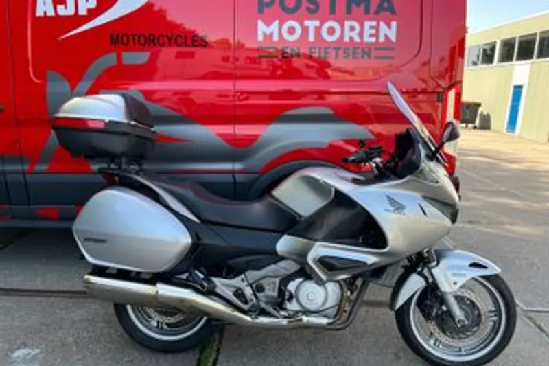 Honda NT 700 V Deauville (2009)