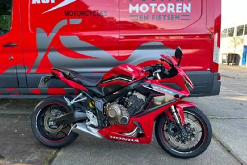 Honda CBR 650 R (2022)