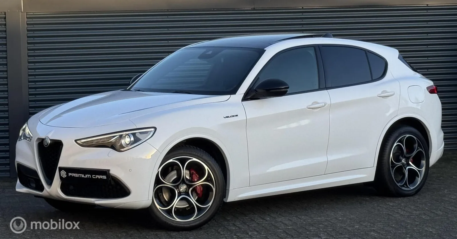 Alfa Romeo Stelvio (2022) — foto 1