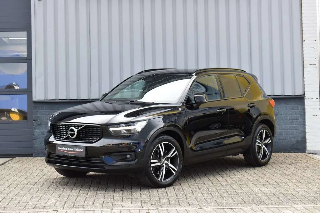 Volvo XC40 (2020) — foto 1