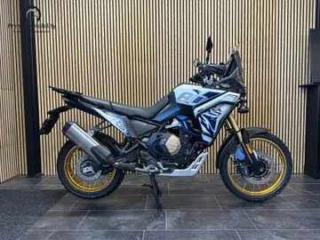 VOGE DS800 (2026) — foto 1