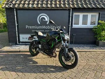 KAWASAKI Z650 (2023) — foto 1