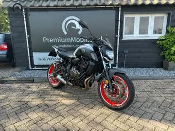 YAMAHA MT07 (2020) — foto 1
