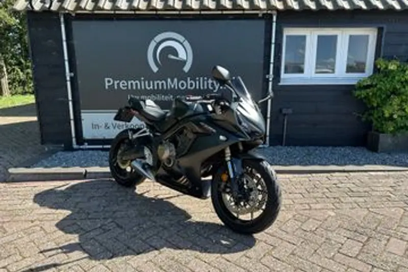 Honda CBR650R (2019)