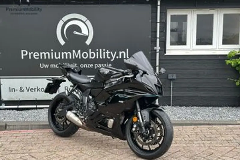 Yamaha R7 (2023)