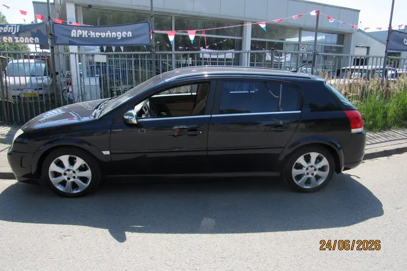 Opel Signum (2004)