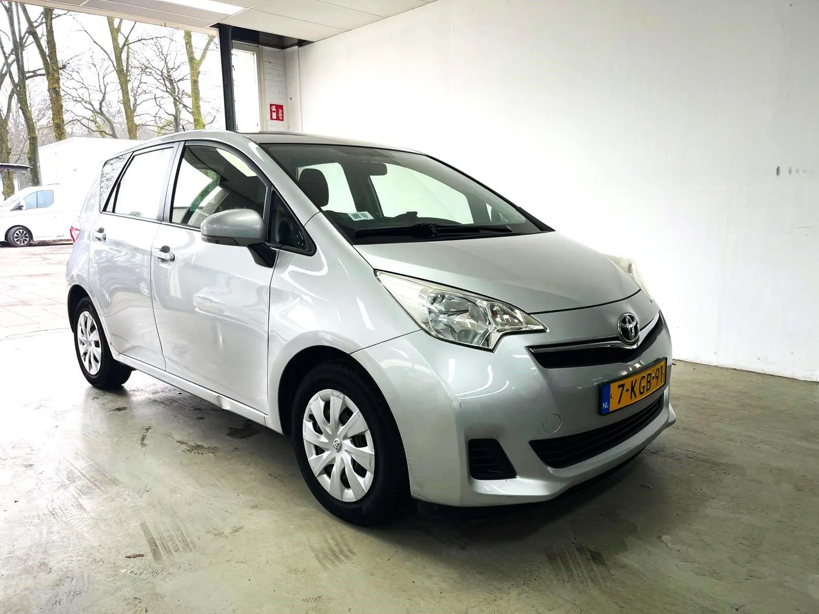 Toyota Verso-S (2013) — foto 1