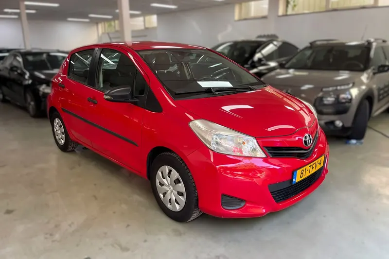 Toyota Yaris (2012)