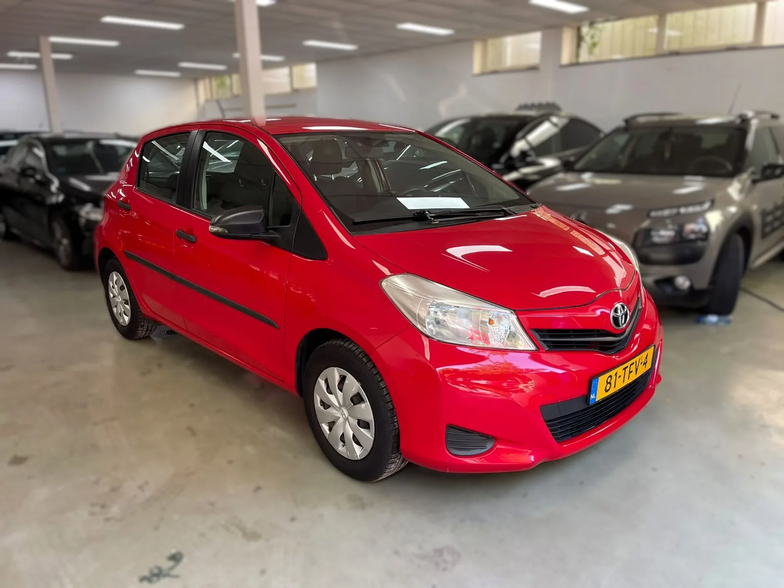Toyota Yaris (2012) — foto 1