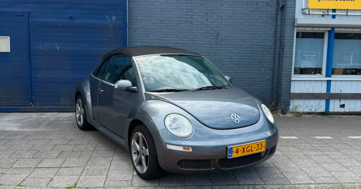 Volkswagen New Beetle (2009) — foto 1