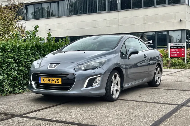 Peugeot 308 (2011)