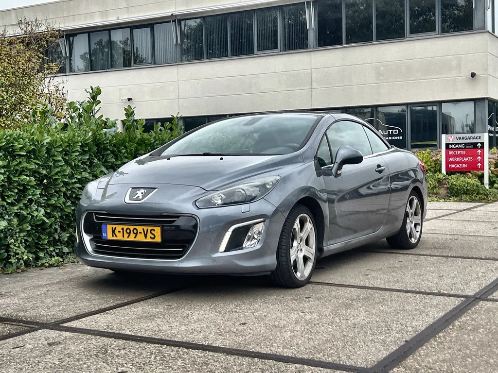 Peugeot 308 (2011) — foto 1