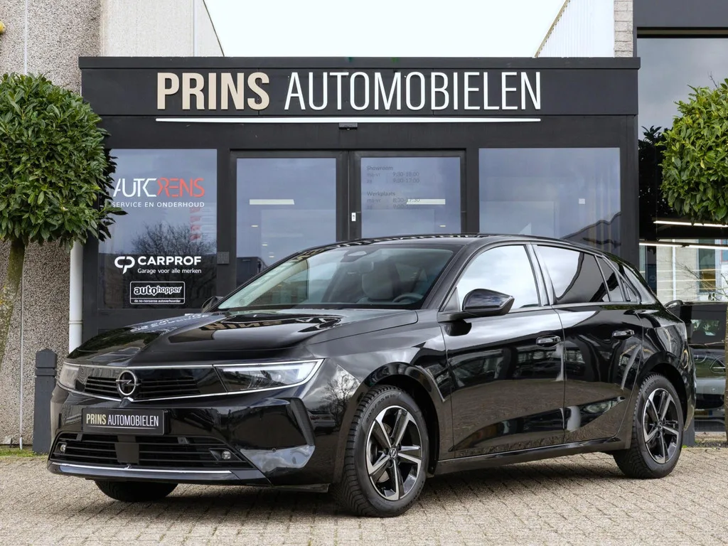 Opel Astra (2023) — foto 1