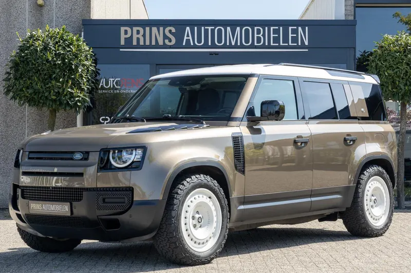 Land Rover Defender (2021)