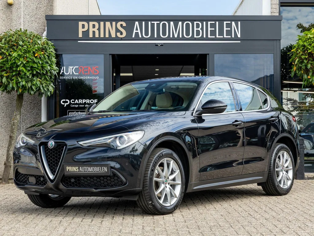 Alfa Romeo Stelvio (2018) — foto 1